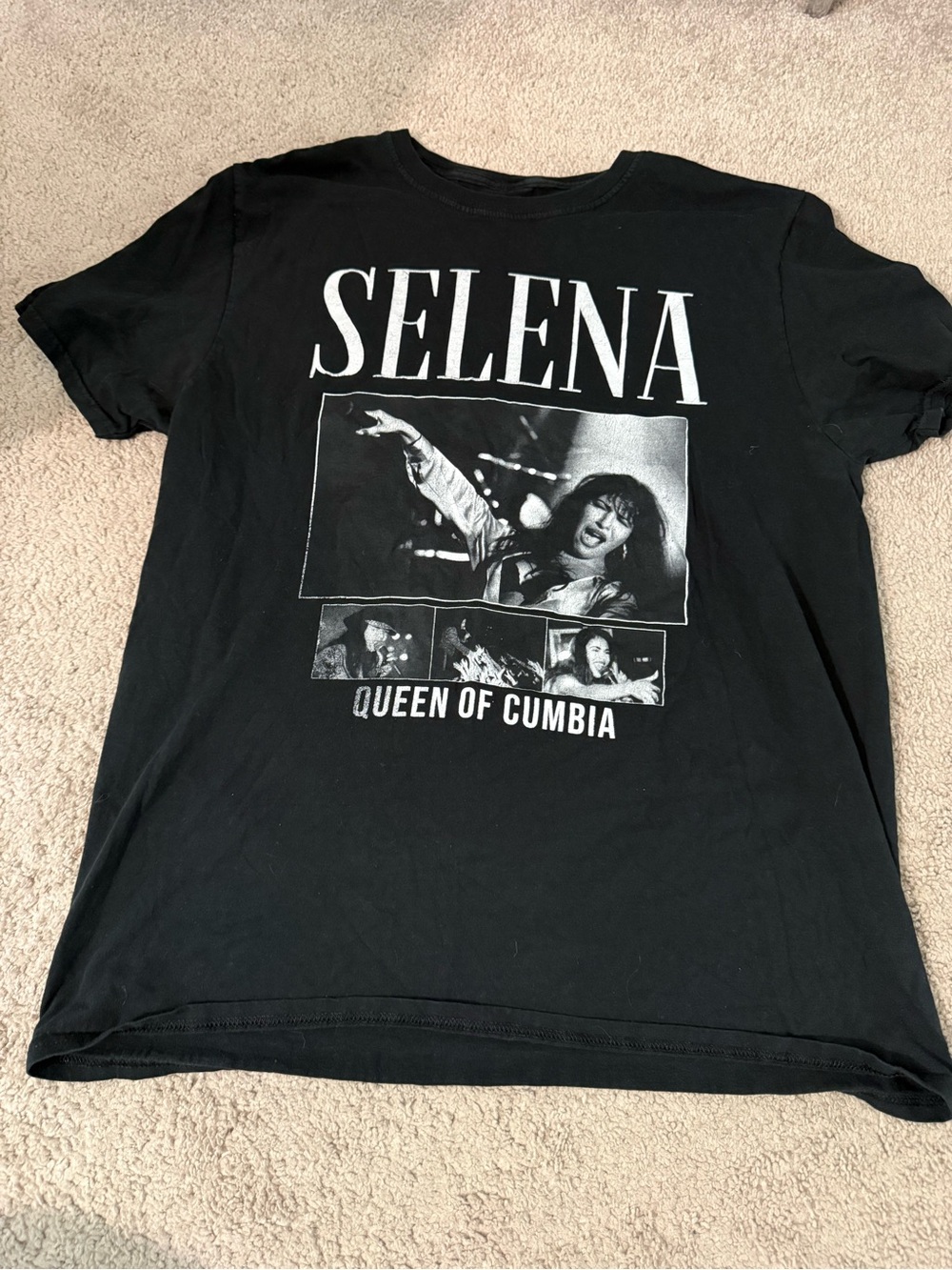 Black Graphic Selena 'Queen of Cumbia' Tee